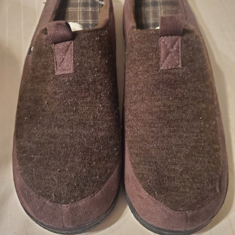 Isotoner, Men's size 13-14, Dark Brown